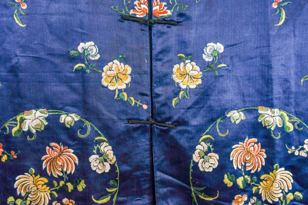A Blue-Ground Silk Embroidered Lady's Robe 19thC - 7