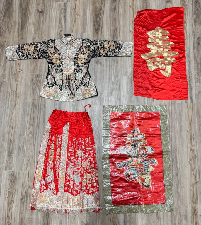 4Pcs Gold & Silver Embroideries Republican: Included 2-pieces set gold and silver embroidered dress, about size xs; and & 2 pieces of Shou Character Embroideries. The larger piece size:61x98cm 民國