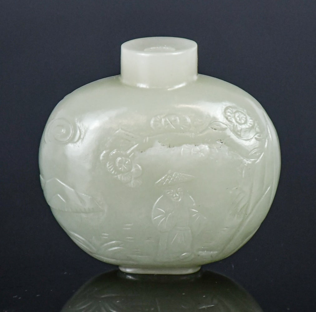 A Celadon Jade Carved Snuff Bottle Republican (1 of 11)