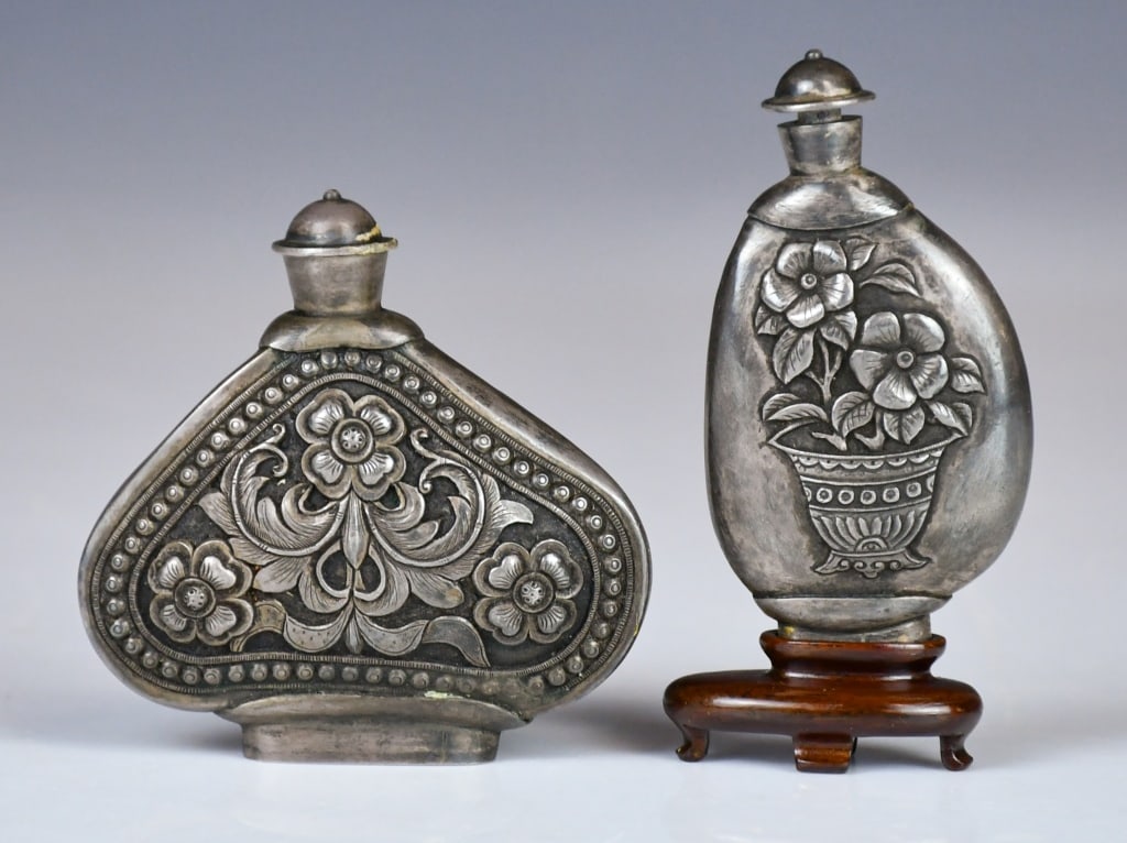 2 Jade-Inset Snuff Bottles Qing (1 of 13)