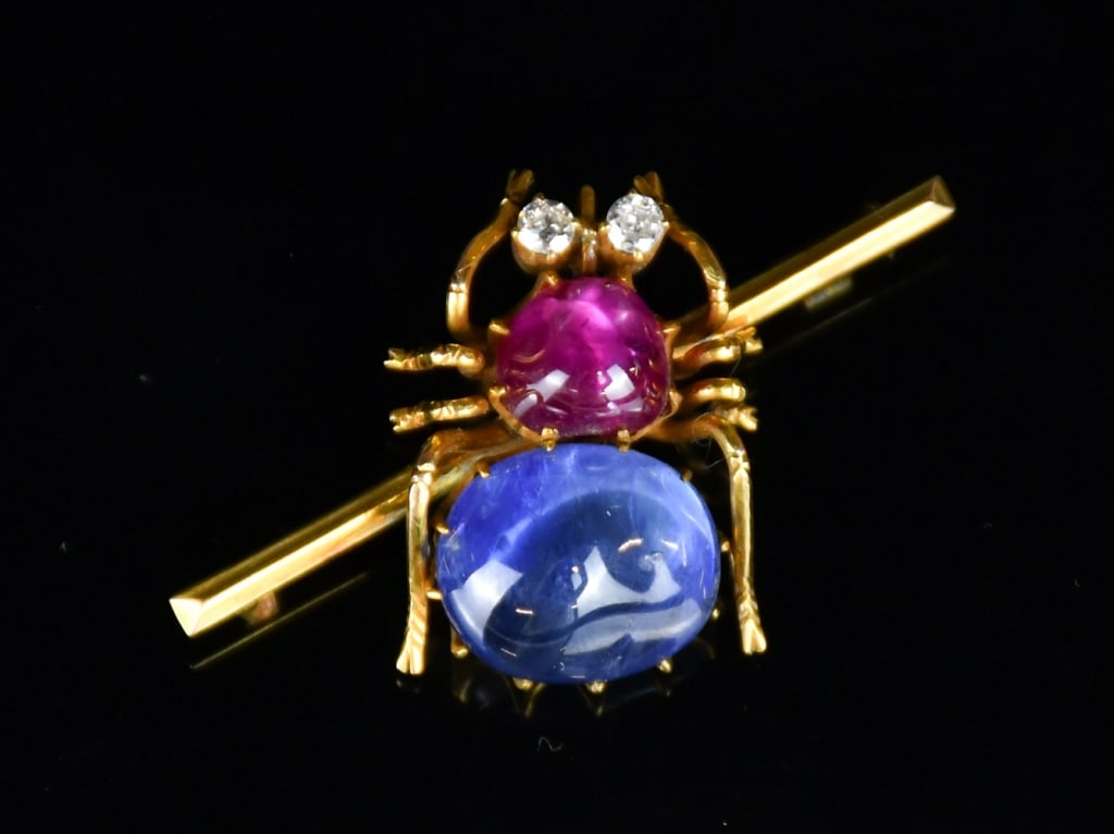 A 18K Gold Gemstones Brooch (1 of 6)