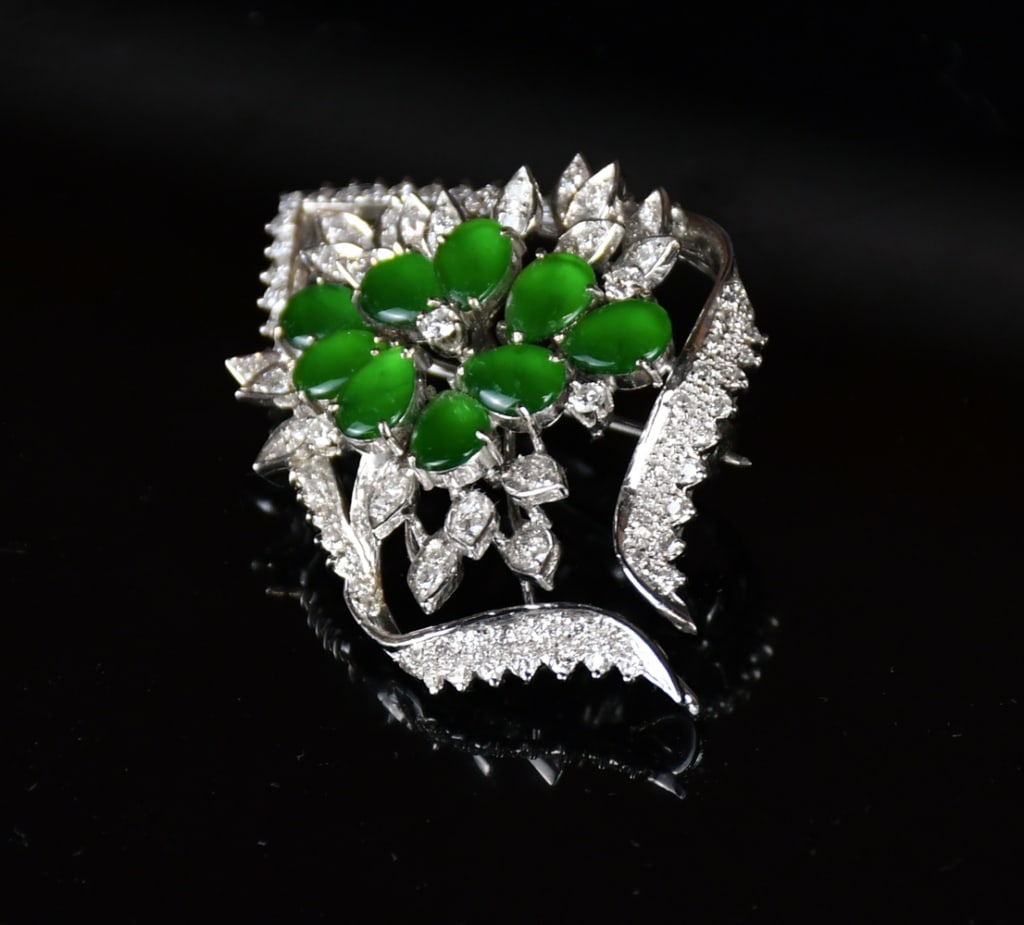 A Platinum Diamond Brooch - 2