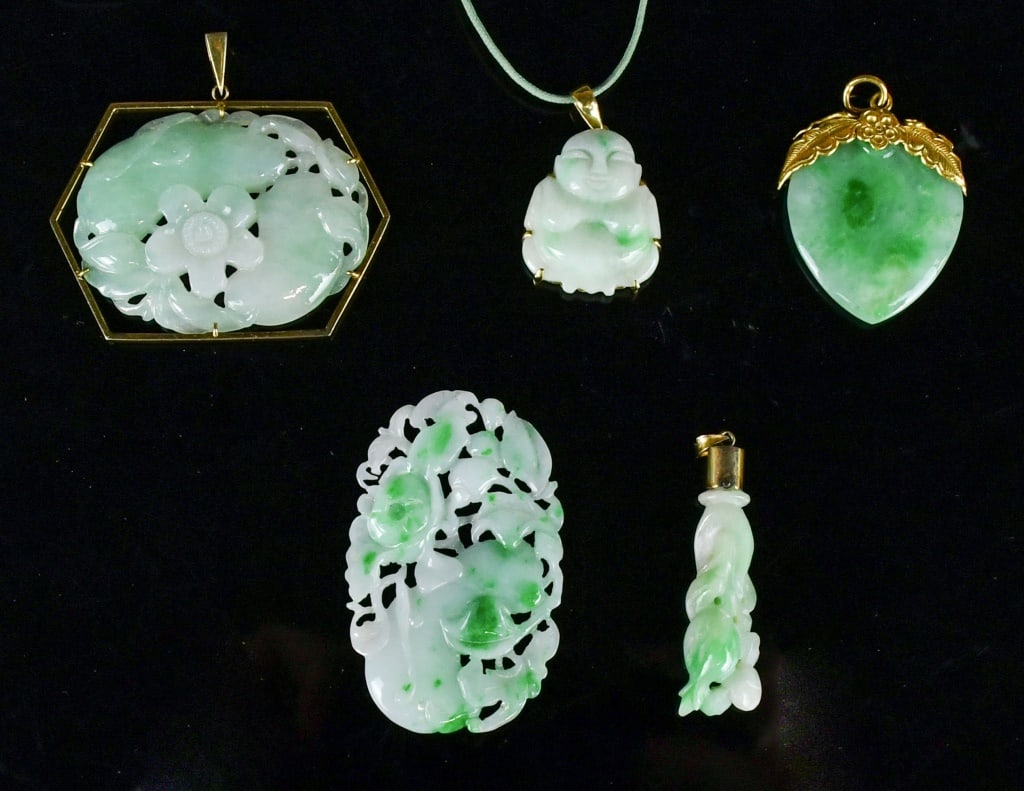 Group of 5Pcs Jadeite Pendants: Comprising 5 pieces jadeite carved pendants in various colors and themes, the largest :5x3cm 翡翠掛件一組5件 Click here for natural light photos