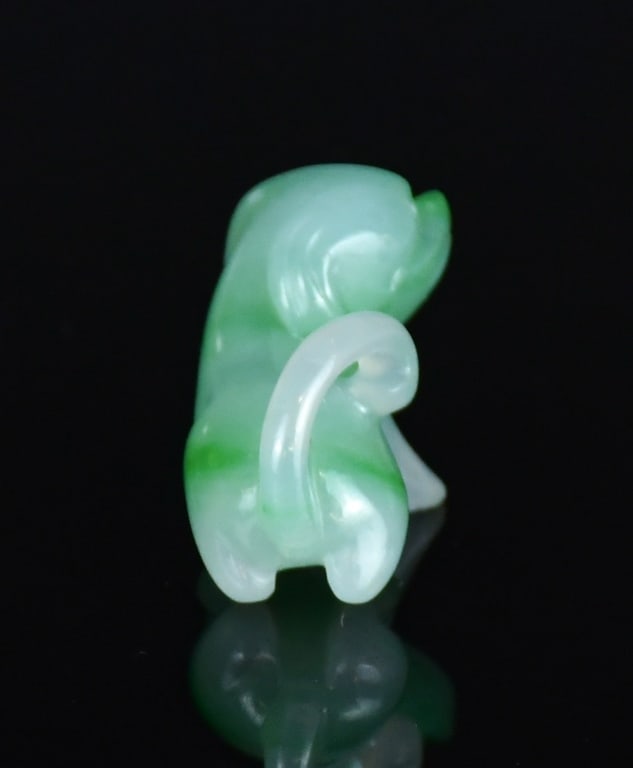 A Jadeite Carved Dog w/Std - 5