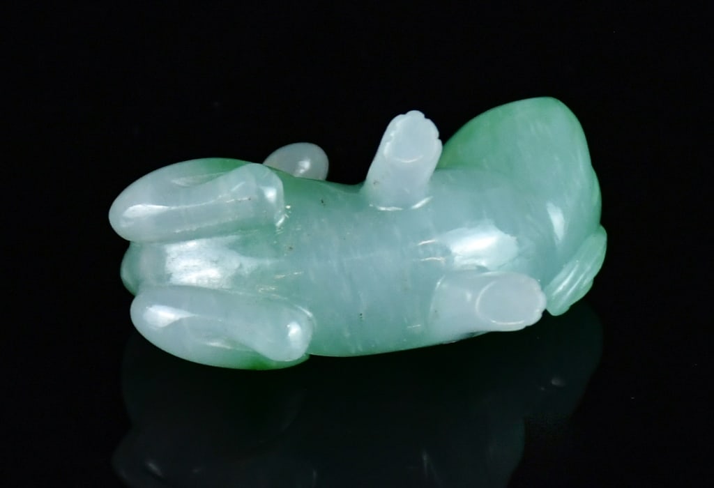 A Jadeite Carved Dog w/Std - 7