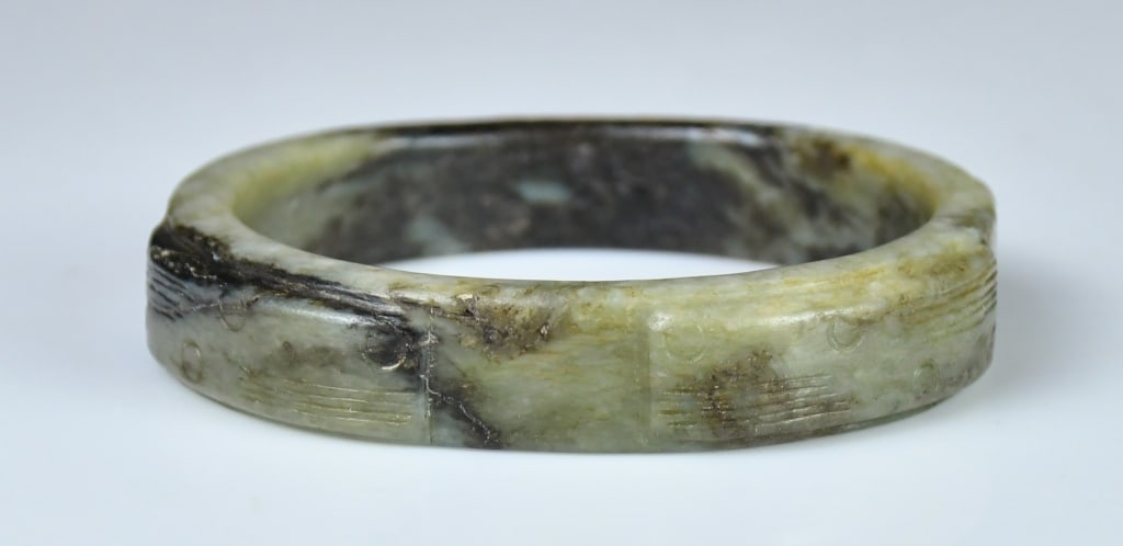 A Ming Style Jade Carved Bangle - 2