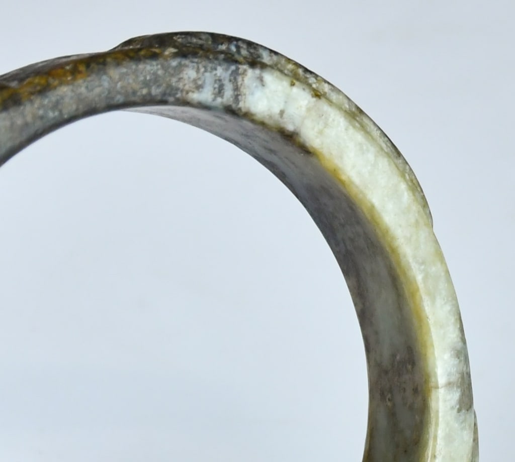 A Ming Style Jade Carved Bangle - 7