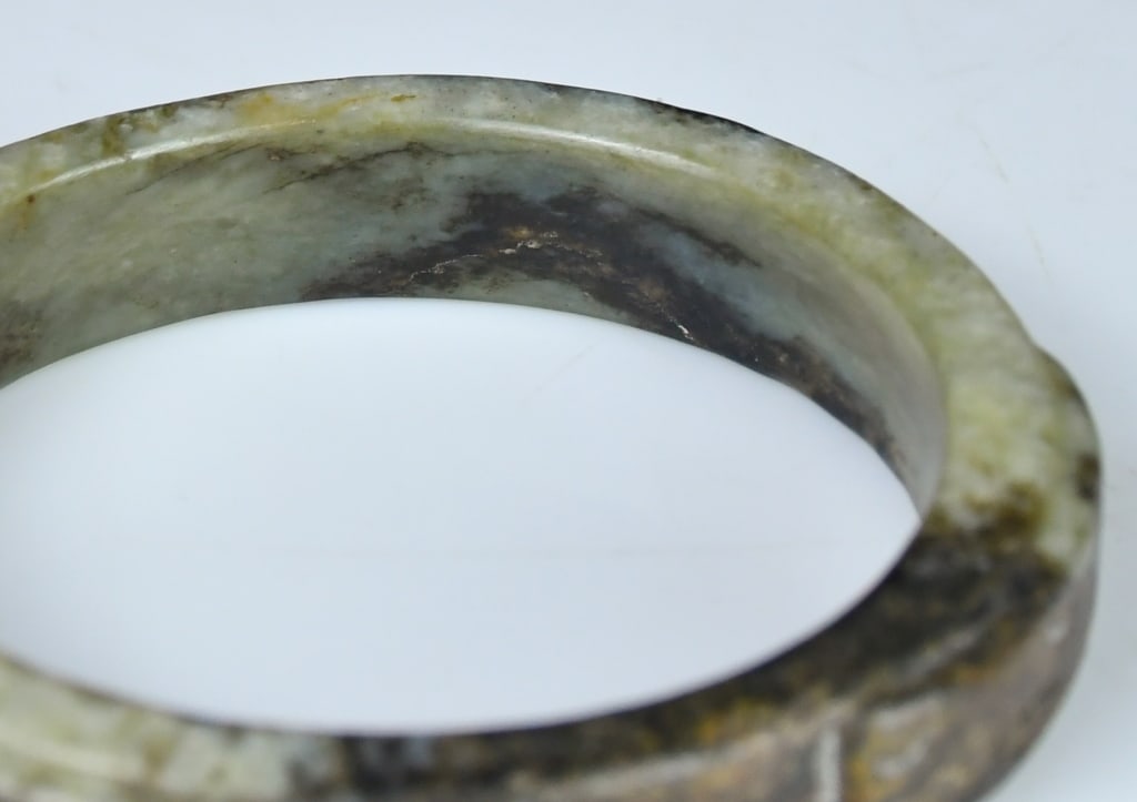 A Ming Style Jade Carved Bangle - 9