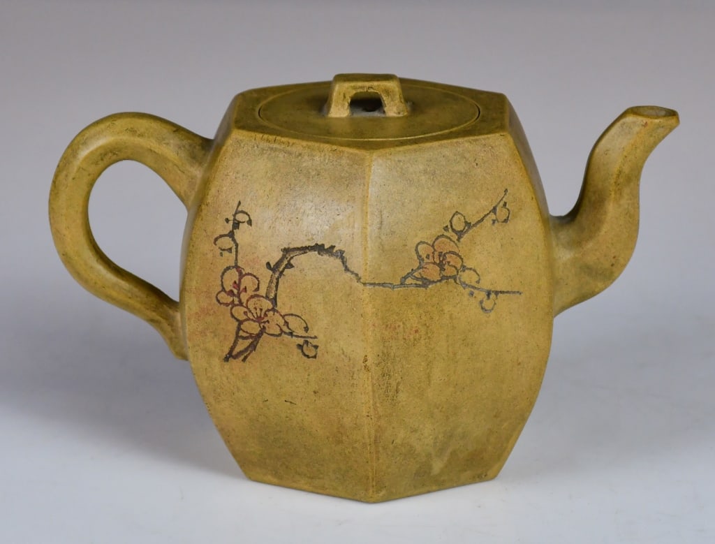 An Incised Duanni Hexagonal Teapot