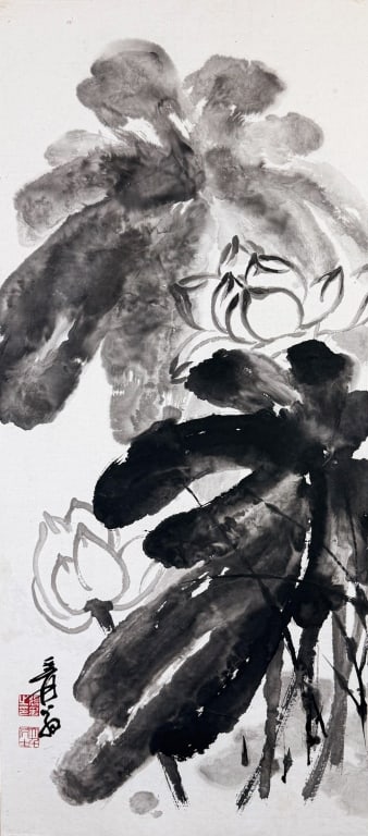 Zhang DaQian (1899-1983) Lotus: Ink on paper, hanging scroll, depicted lotus and leaves scene, with artist's signature and seal marks. 33.2x75cm Provenance: Taiwanese Immigrant Family in Toronto 張大千 (1899-1983)