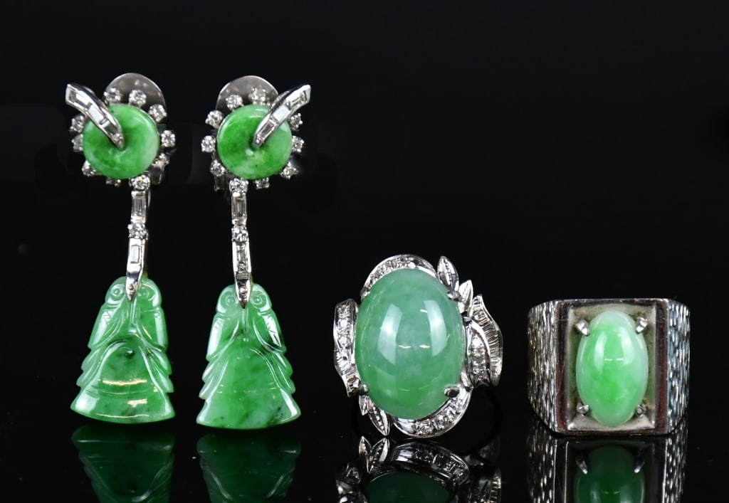 A Group of 4 Jadeite &18K White Gold Jewelries (1 of 13)