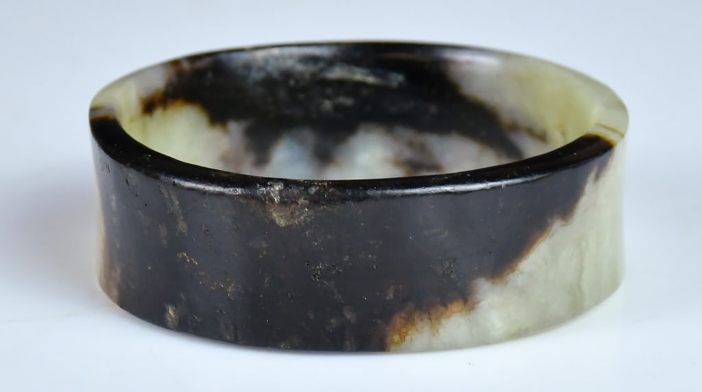 An Archaistic Jade Carved Bangle - 3
