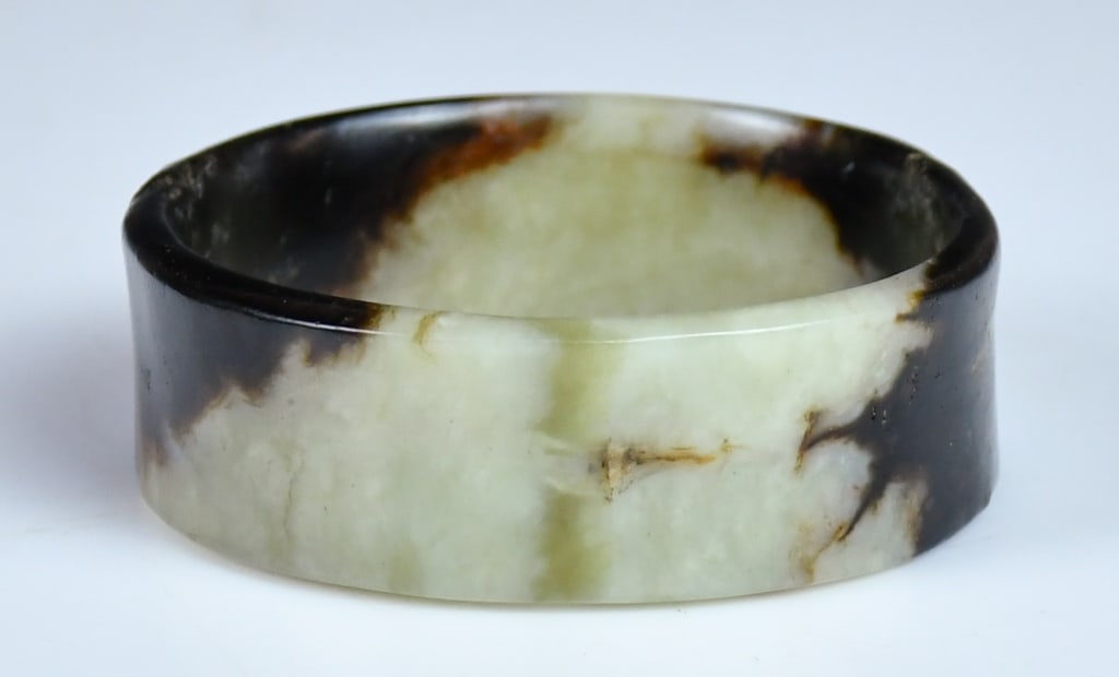 An Archaistic Jade Carved Bangle - 4