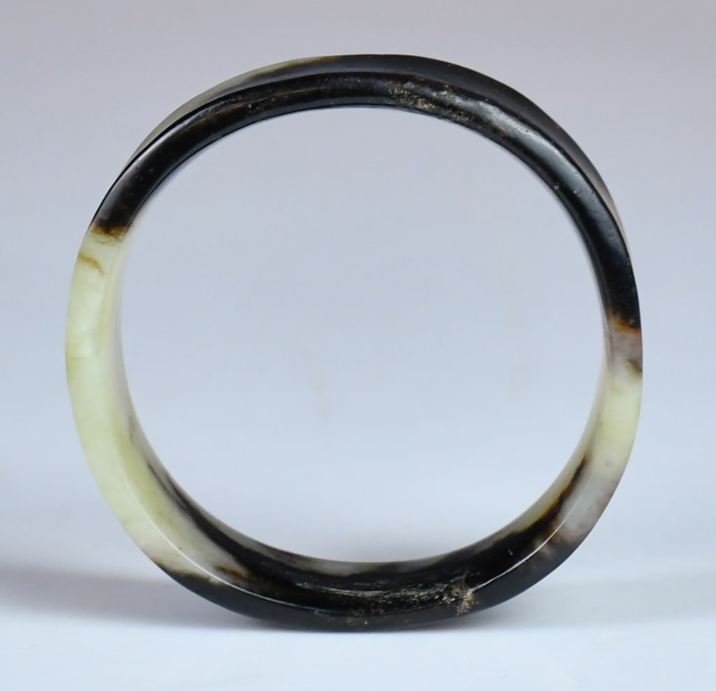 An Archaistic Jade Carved Bangle - 6