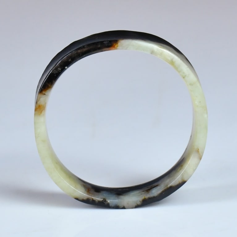 An Archaistic Jade Carved Bangle - 7