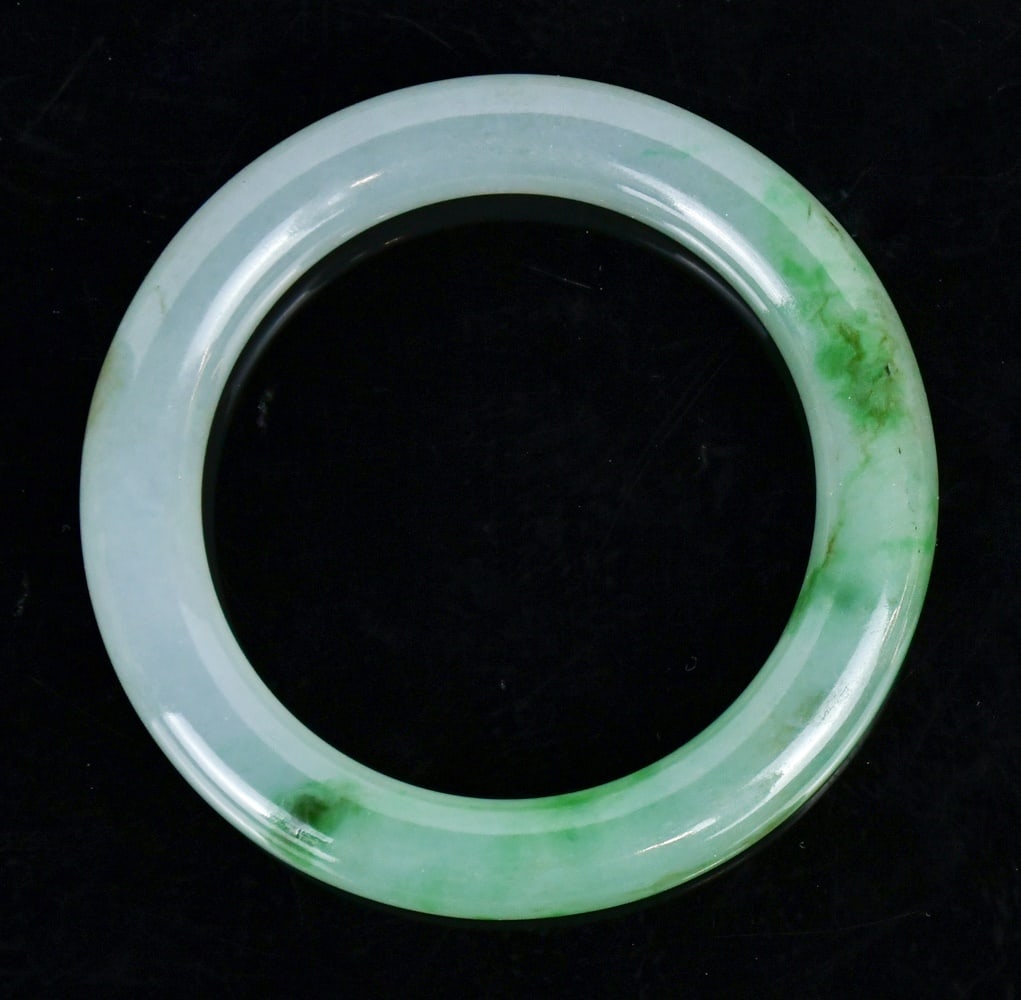 A Round Jadeite Bangle - 2