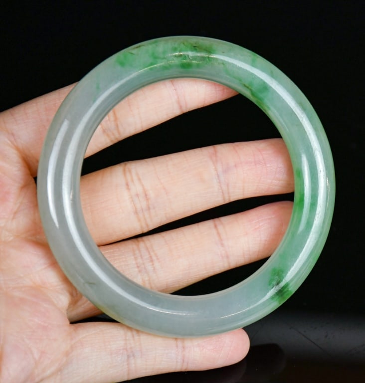 A Round Jadeite Bangle - 5