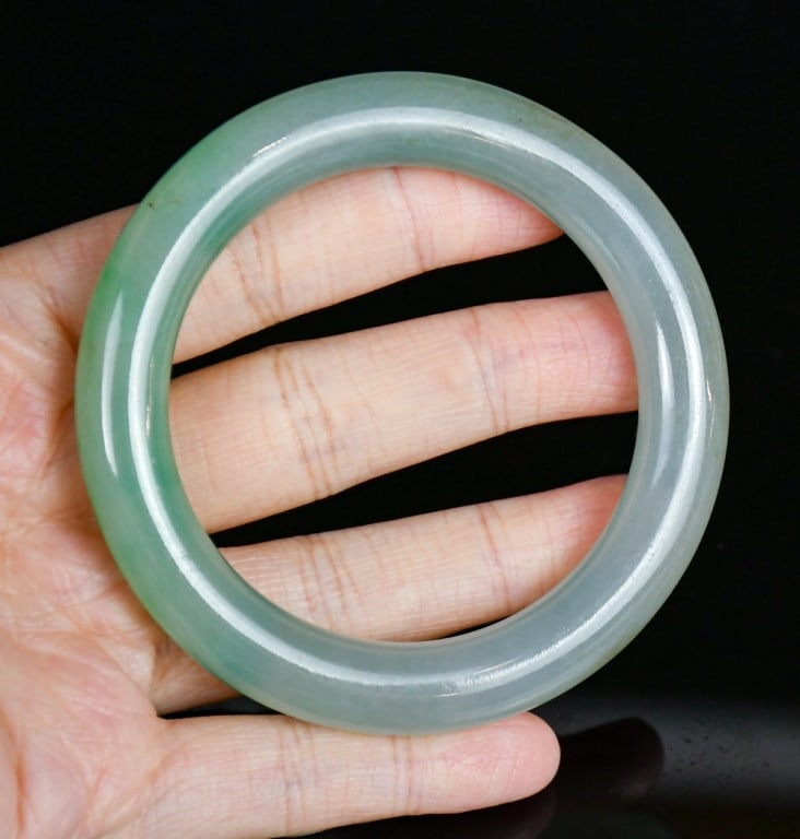 A Round Jadeite Bangle - 6