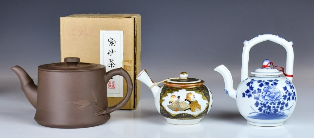 Group of 3 Assorted Teapots (1 of 14)