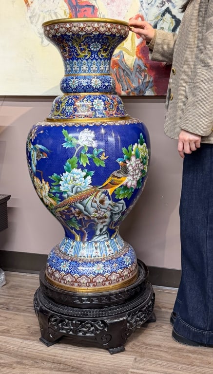 A Lrg Cloisonne Enamel Vase w/Std 1950-70s: Of baluster form, around the body enameled colorful birds and flower scene, H:100.8cm 建國期 銅胎掐絲琺瑯花鳥紋大瓶 