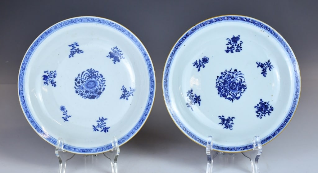Pair of Blue & White Plates Chenghua Mk Qing (1 of 11)
