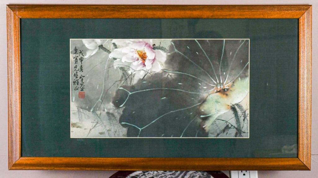 Hu YuJi (1927-) Lotus: Color on paper, framed, depicted lotus flowers and lotus leaves, with artist's signature and seal mark. Painting:48.1x26.4cm, frame:83x45.2cm 胡宇基 (1927-) 荷 設色