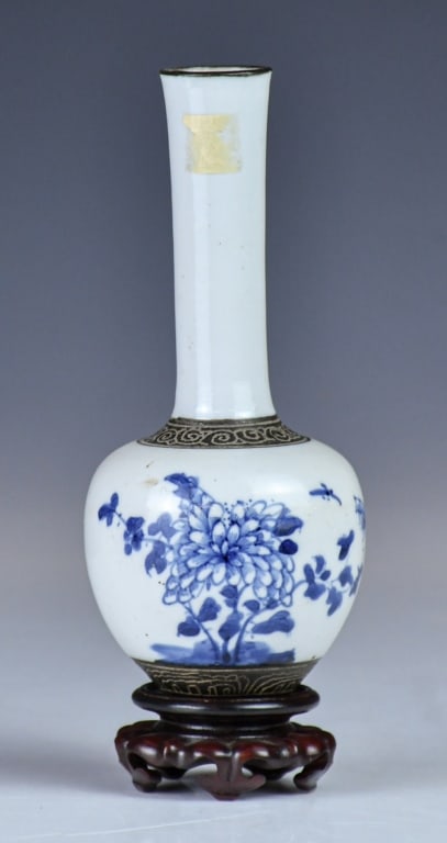 A Blue & White Bottle Vase w/Std Qing (1 of 13)
