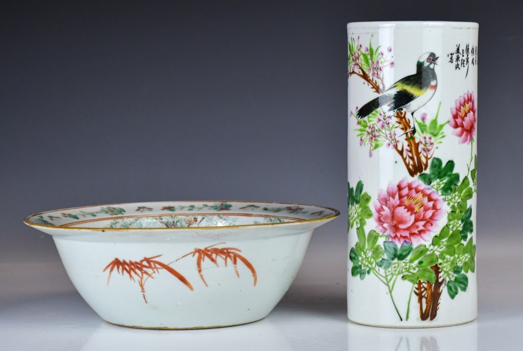 Group of 2Pcs Famille Rose Porcelain Wares 19thC: Comprising a hat stand vase decorated with bird and flower scene, H:27.5cm; and a washbasin features a wide, flared rim and is finely decorated along the interior walls with a continuous scene of