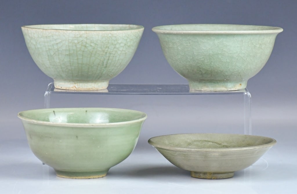 4PCs Celadon Bowls Song Yuan Period (1 of 12)