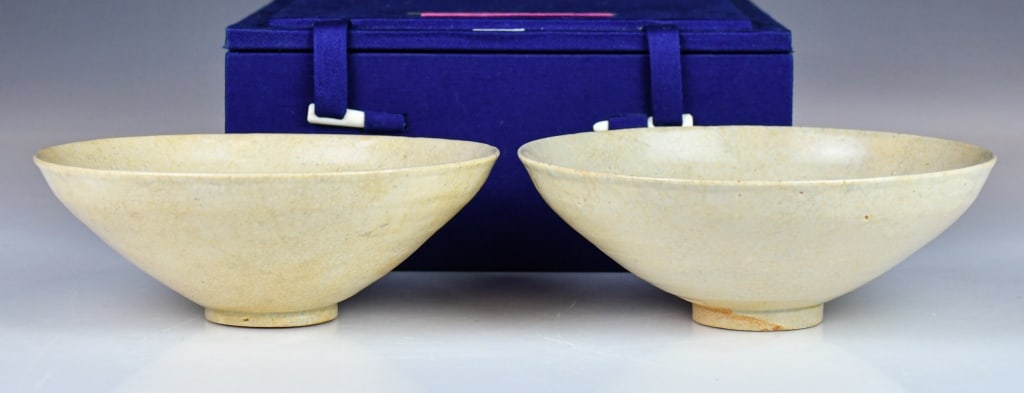 2PCs Beige Bowls Song Yuan Period (1 of 13)