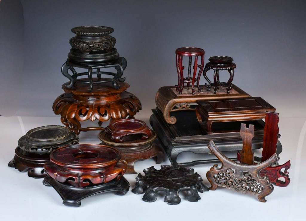 Group of 18Pcs Assorted Wood Stands (1 of 7)