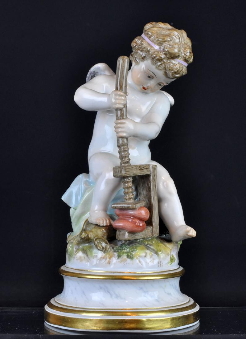 19th C. Meissen Porcelain Cherub "Broken Hearts" M (1 of 10)