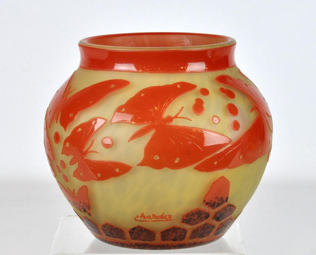 French Charder de Verre Cameo Glass Bowl: Signed Charder de Verre red cameo glass bowl with butterfly overlay designs. Signed on base. 4.75"H X 5.25"W. See photos. In house shipping continental U.S. $40 plus insurance. The absence of a Condit