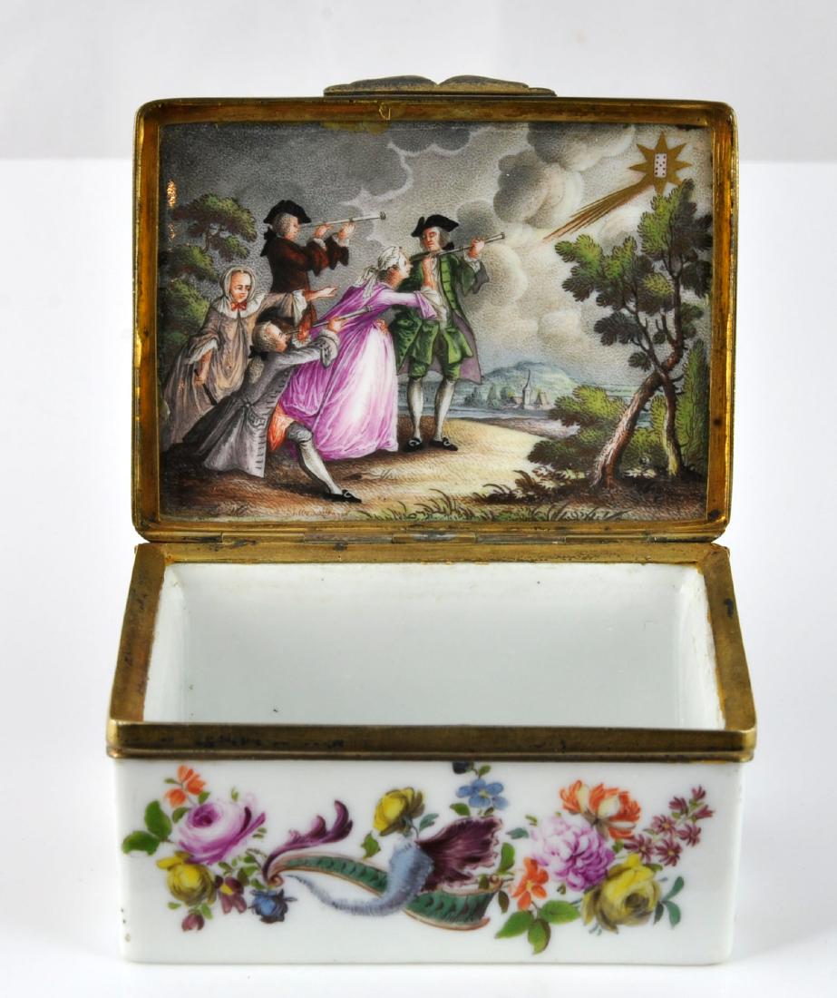 German Porcelain Comet Card Game Snuff Box (1 of 10)