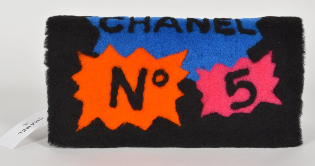 New CHANEL Unique Runway Leather Handbag (1 of 11)