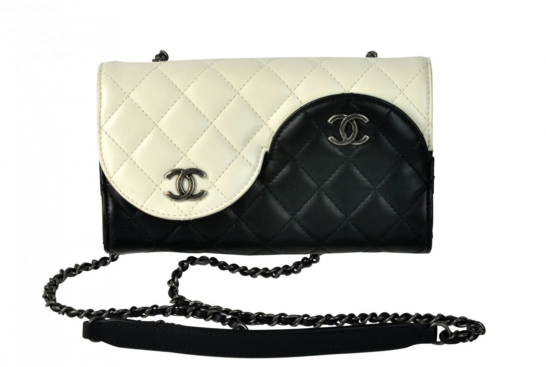 Black & White Leather CHANEL 'Ying Yang' Bag (1 of 9)