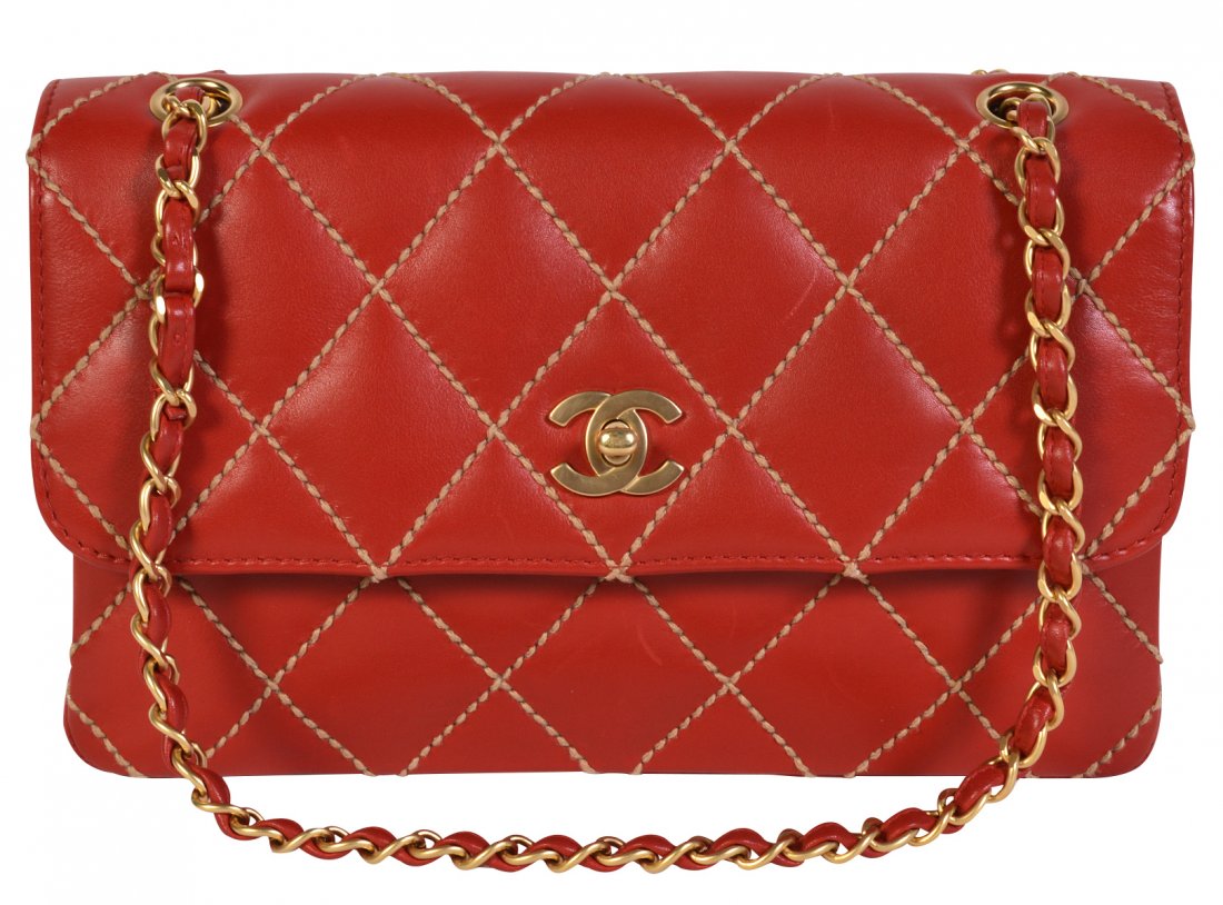 Quilted Red Leather CHANEL Shoulder Bag (1 of 13)