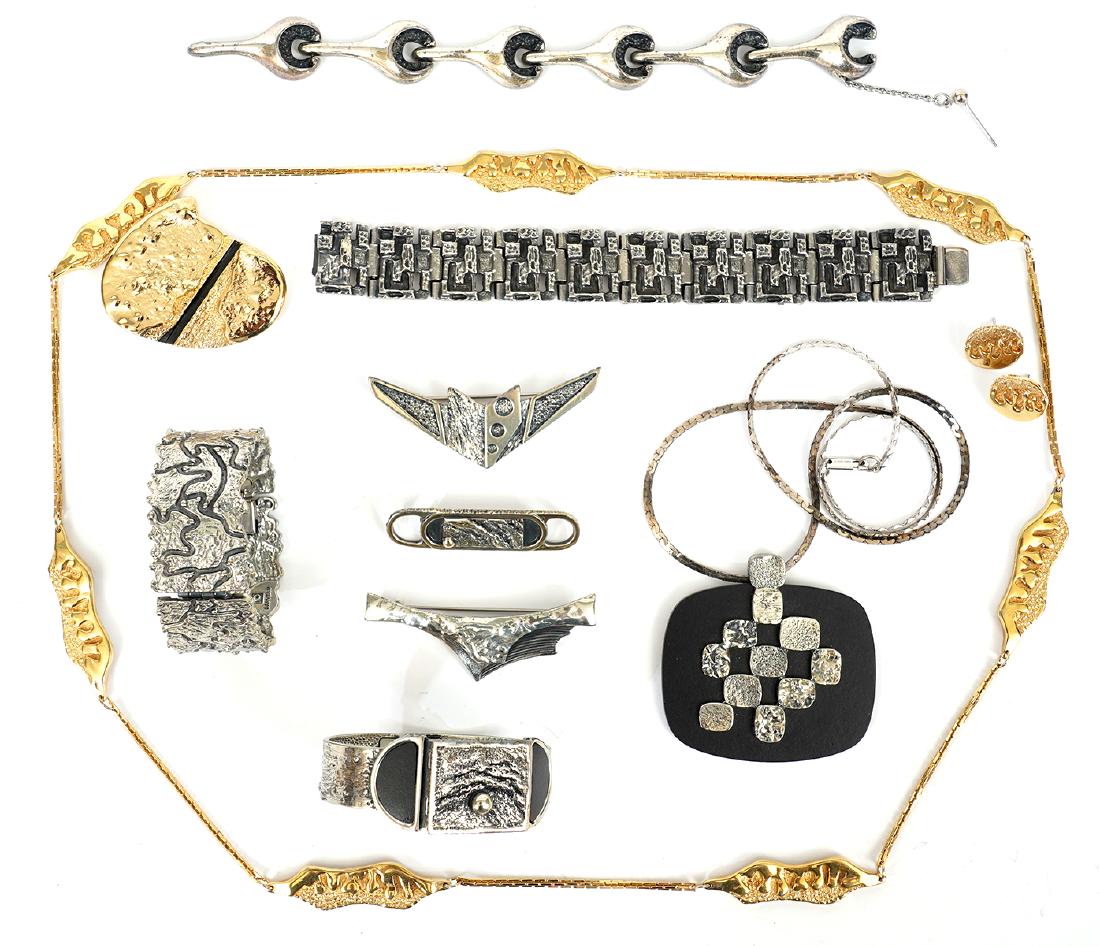 10 Pcs. by Designer Jean Claude Darveau: Jean Claude Darveau assortment includes 4 brutalist bracelets, 1 modernist pendant, 4 abstract enamel pins, 1 modernist gold tone necklace & earring set. Good condition, see photos. Examine all photos