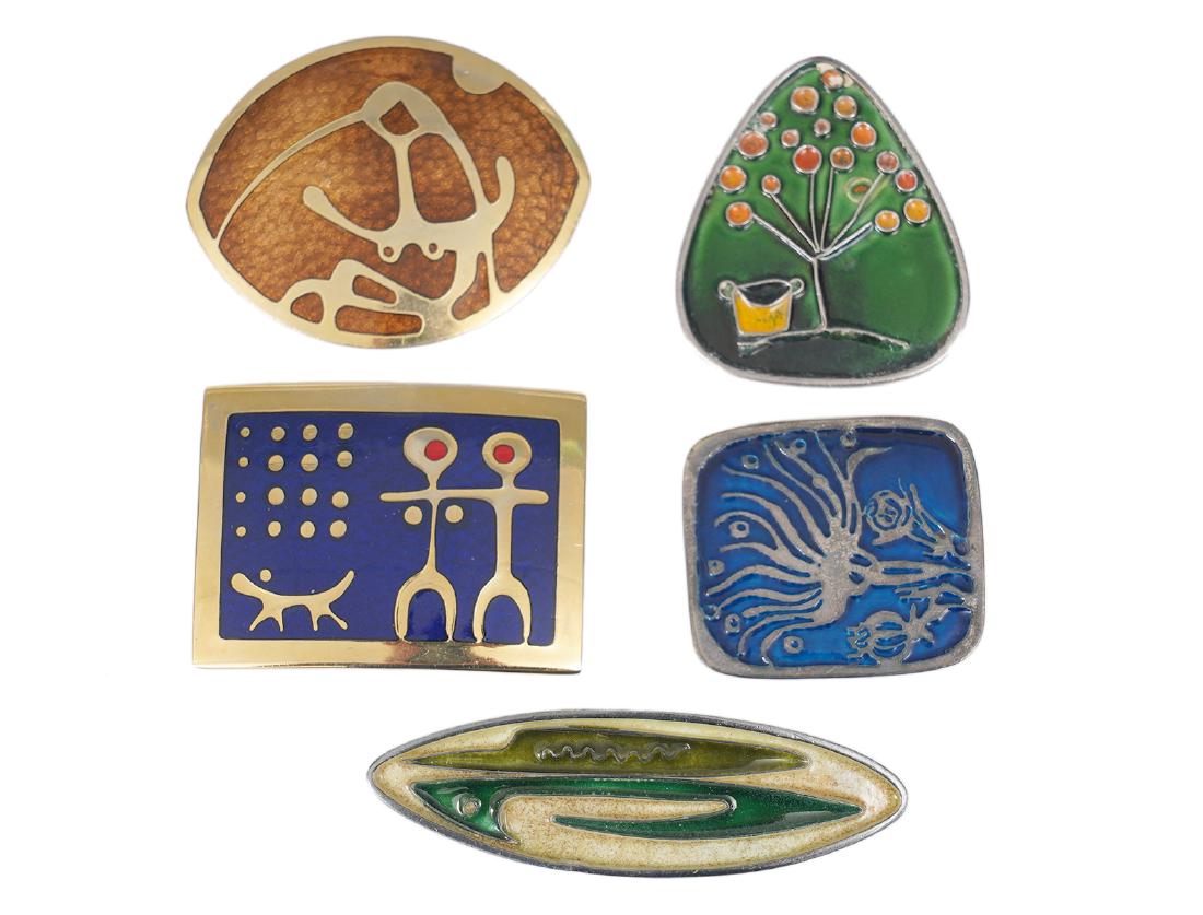 Intuit & Vintage Style Pieces by De Passille (5): De Passille blue enamel 'Poppy pin; sterling 'Tree of Life' pendant (no chain); Intuit sterling & enamel pin; 2 enamel vintage pins. Good condition, see photos. Examine all photos closely. Contact AAG