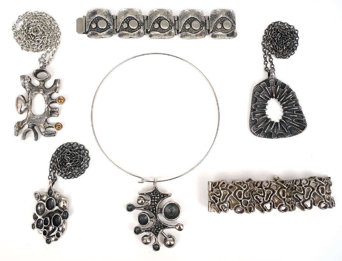 Robert Larin 6 Pc. Assortment: Robert Larin group includes 2 bracelets, 1 choker with abstract pendant, 3 modernist pendants on chains. Good condition, see photos. Examine all photos closely. Contact AAG for more detailed informati