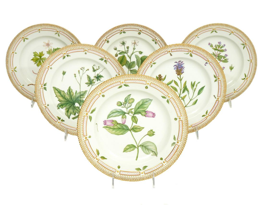 6 Flora Danica Royal Copenhagen Dinner Plates (1 of 14)
