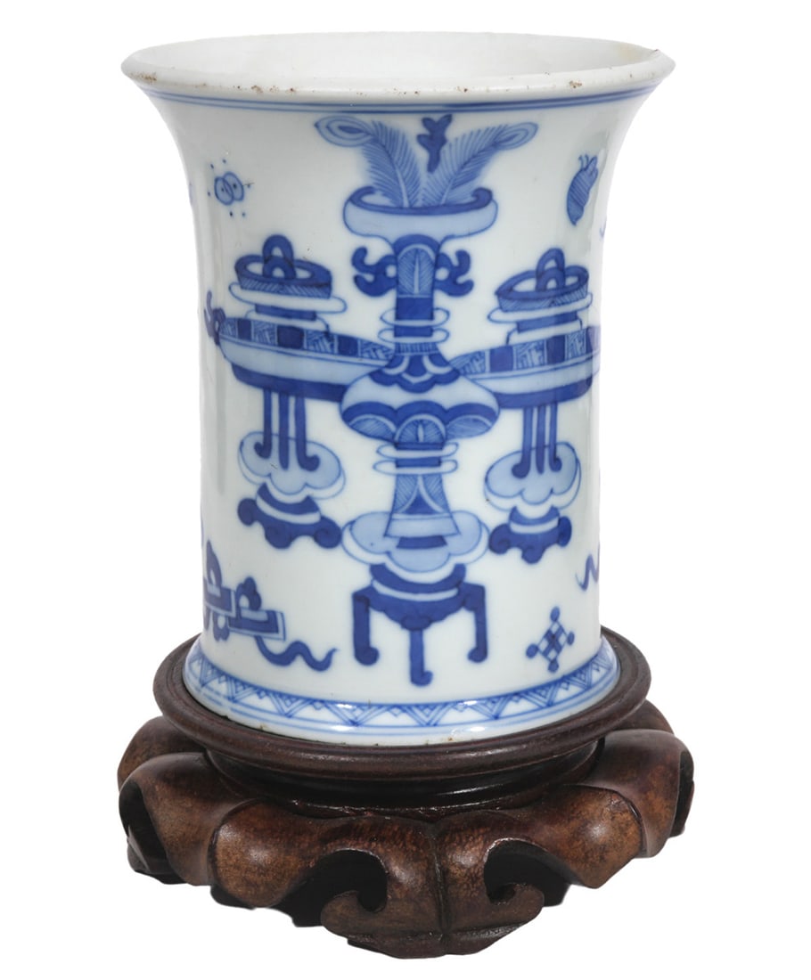 Chinese Porcelain Blue & White Vase on Stand (1 of 14)