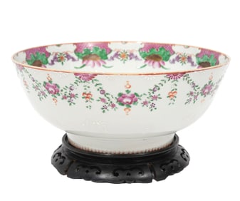 Chinese Export Famille Rose Bowl on Wood Base