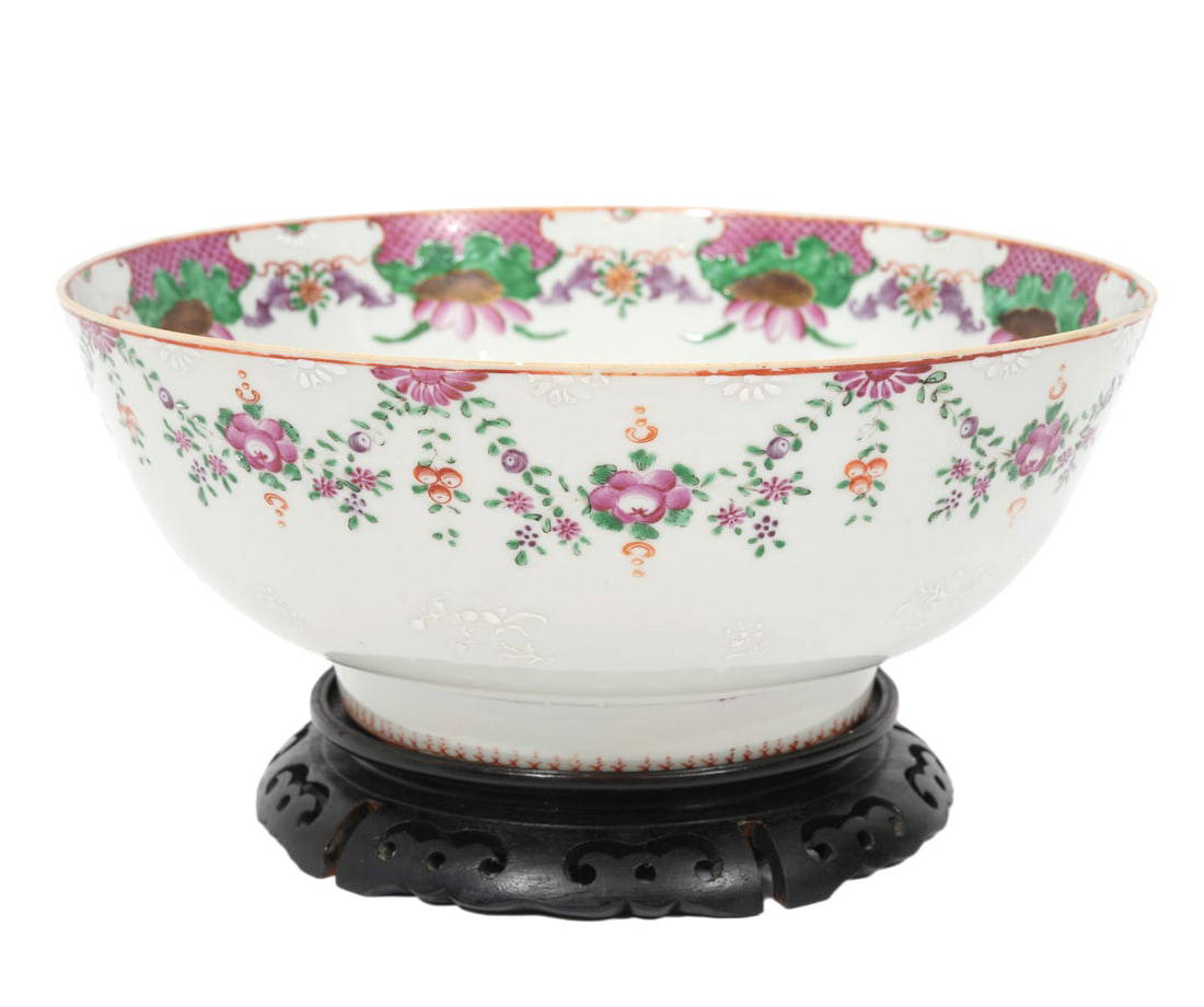 Chinese Export Famille Rose Bowl on Wood Base