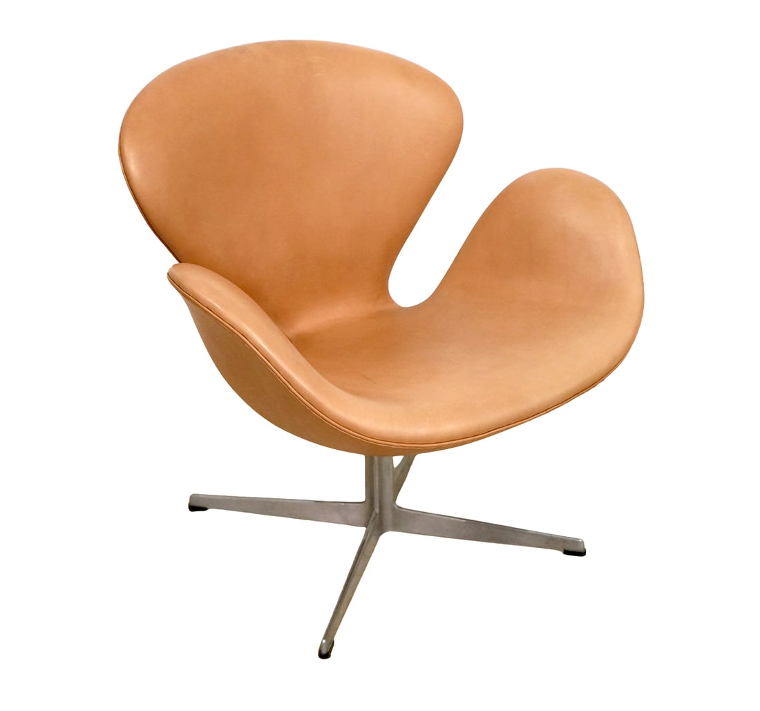 Fritz Hansen for Arne Jacobson Swan Chair (1 of 8)