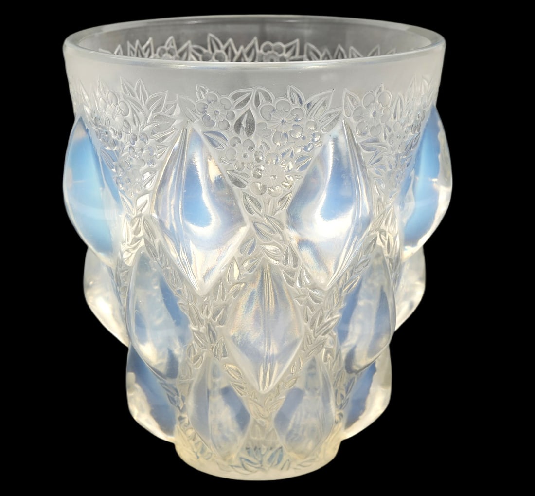 Rene Lalique Opalescent 'Rampiliion' Vase (1 of 7)