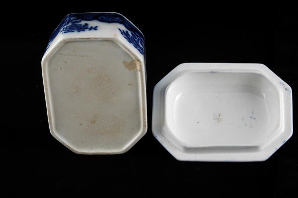 Wedgwood Flow Blue 5x3.5 Inch Small Covered Dish - 5