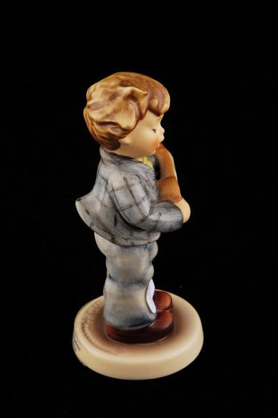 Hummel Club Figurine Little Troubadour 558 TMK 7 - 3
