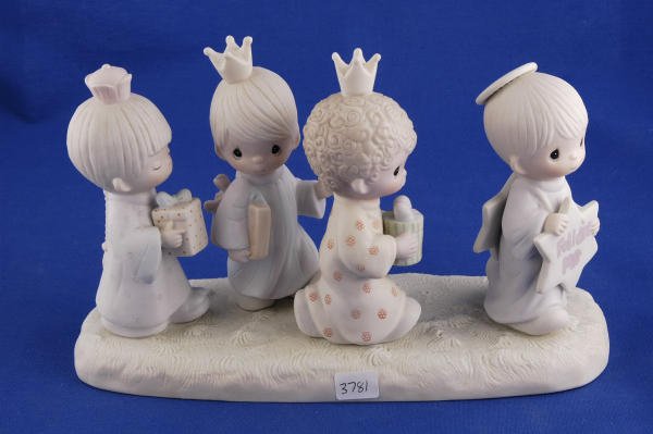 Precious Moments Figurine They Followed the Star
