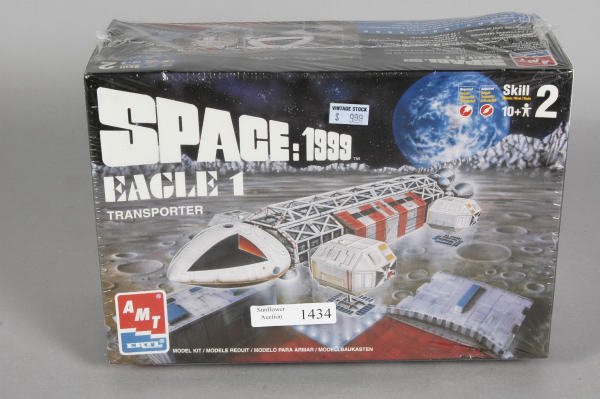 Space 1999 Eagle 1 and Alpha Moonbase AMT Models - 4